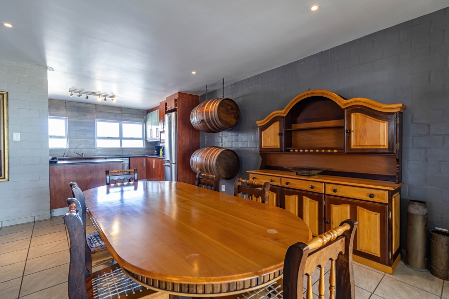 4 Bedroom Property for Sale in Yzerfontein Western Cape